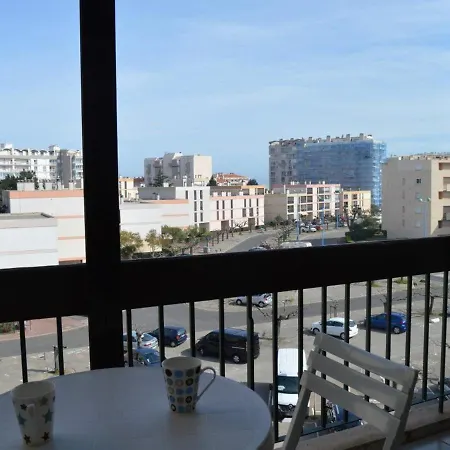 Climatise 3 Pieces Avec Loggia, Parking Et Parc Collectif, A 400m De La - Fr-1-225d-111 *