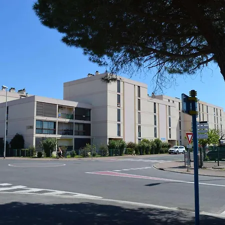 Apartment Climatise 3 Pieces Avec Loggia, Parking Et Parc Collectif, A 400m De La - Fr-1-225d-111 Saint-Cyprien (Pyrenees-Orientales)